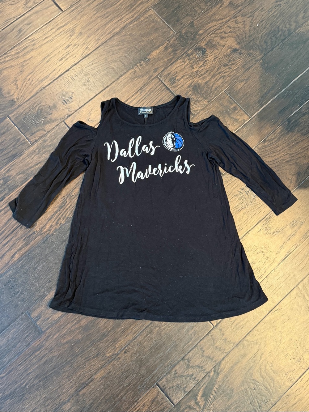 Gameday couture Dallas Mavericks Cold Shoulder top black
